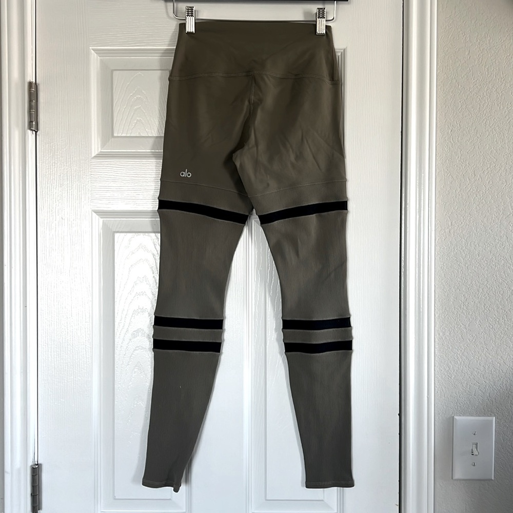 Alo Leggings